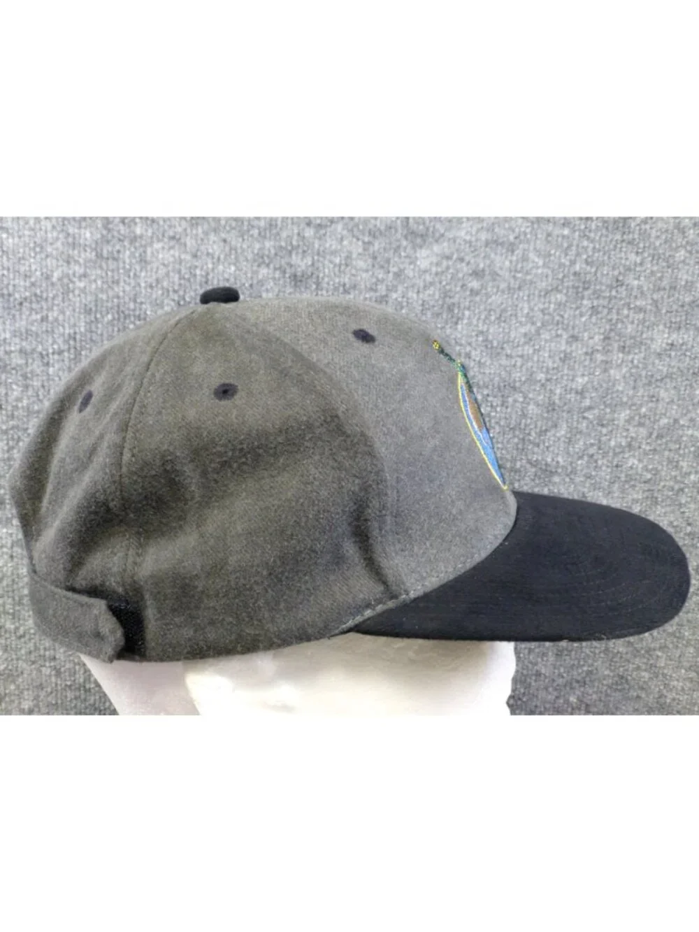 Statue Of Liberty Gray & Black Hat With Embroidered Globe Design Adjustable Stra